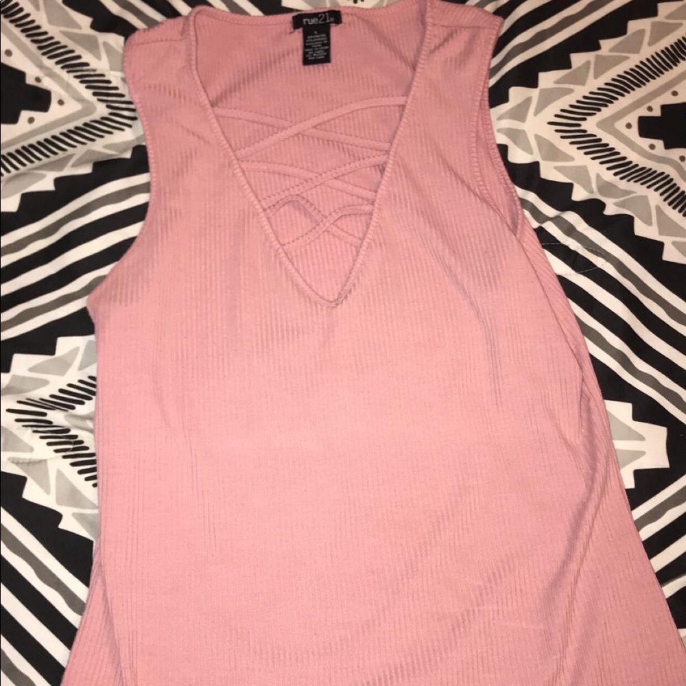 Rue 21 tank 🌸
